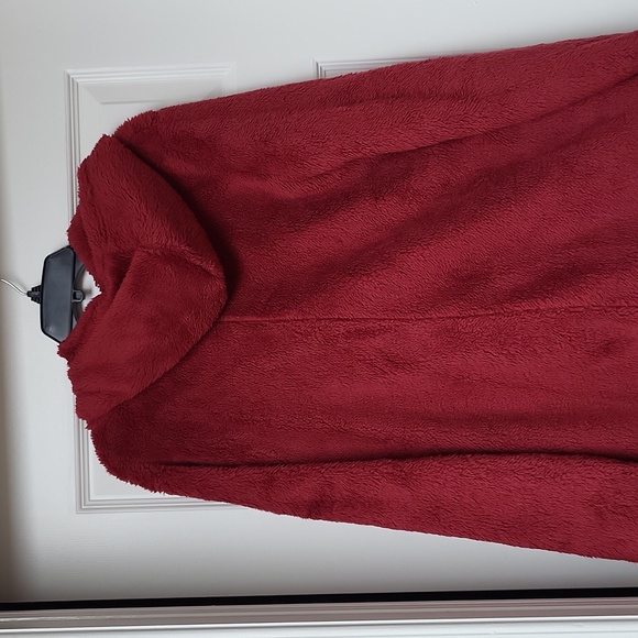 Camisa Red Hooded Soft Jacket! Size Medium! NWT! - Picture 7 of 10